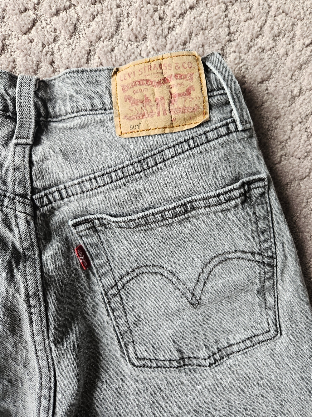 Levi's 501 Jeans - Picture 3 of 4
